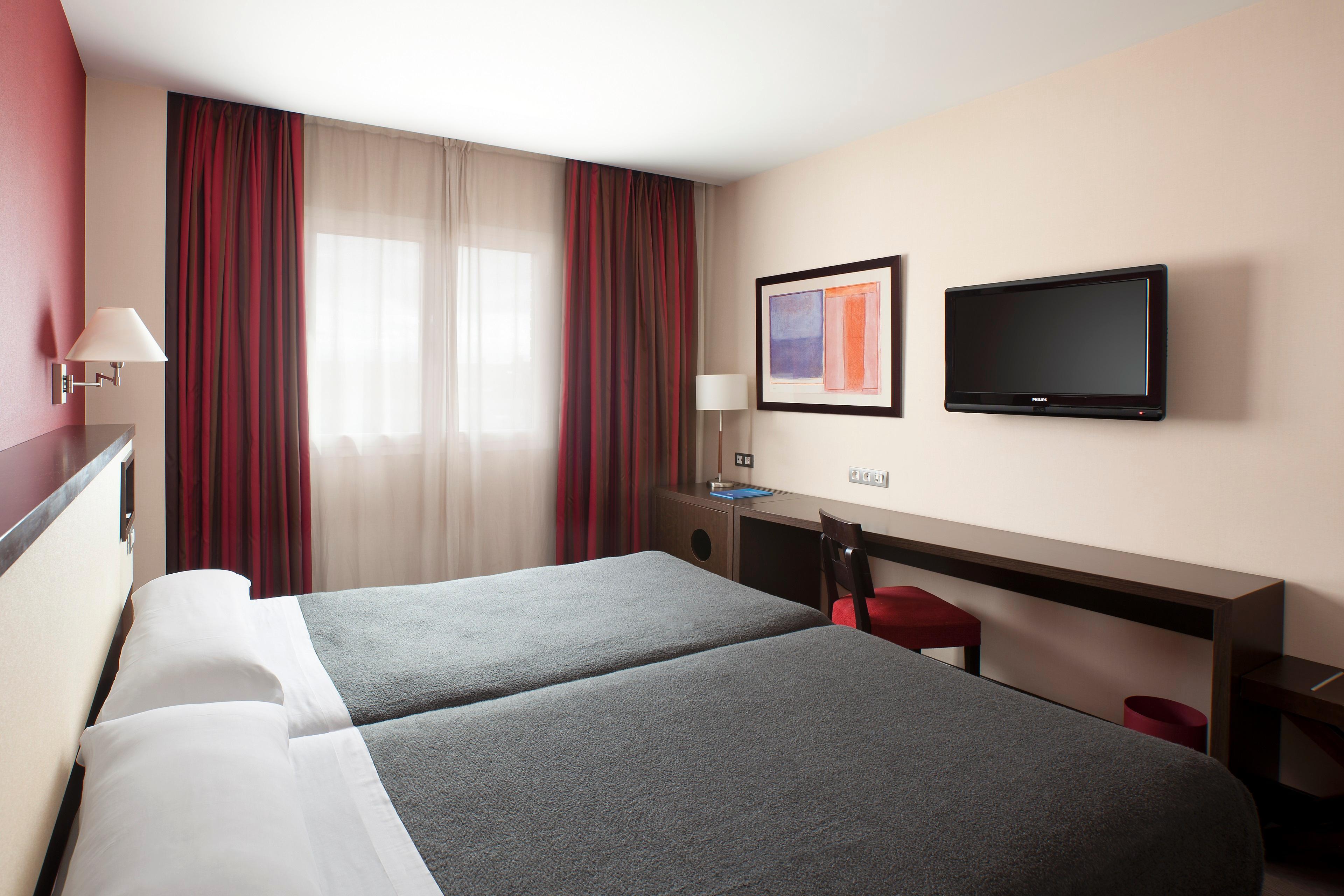 Nh Parla Hotel Bagian luar foto