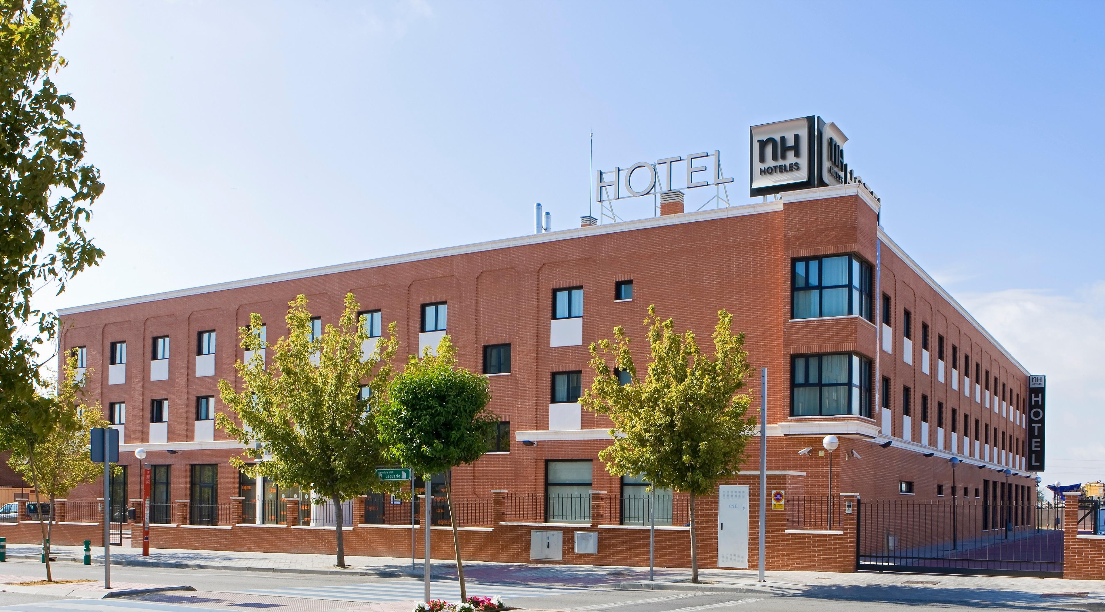 Nh Parla Hotel Bagian luar foto