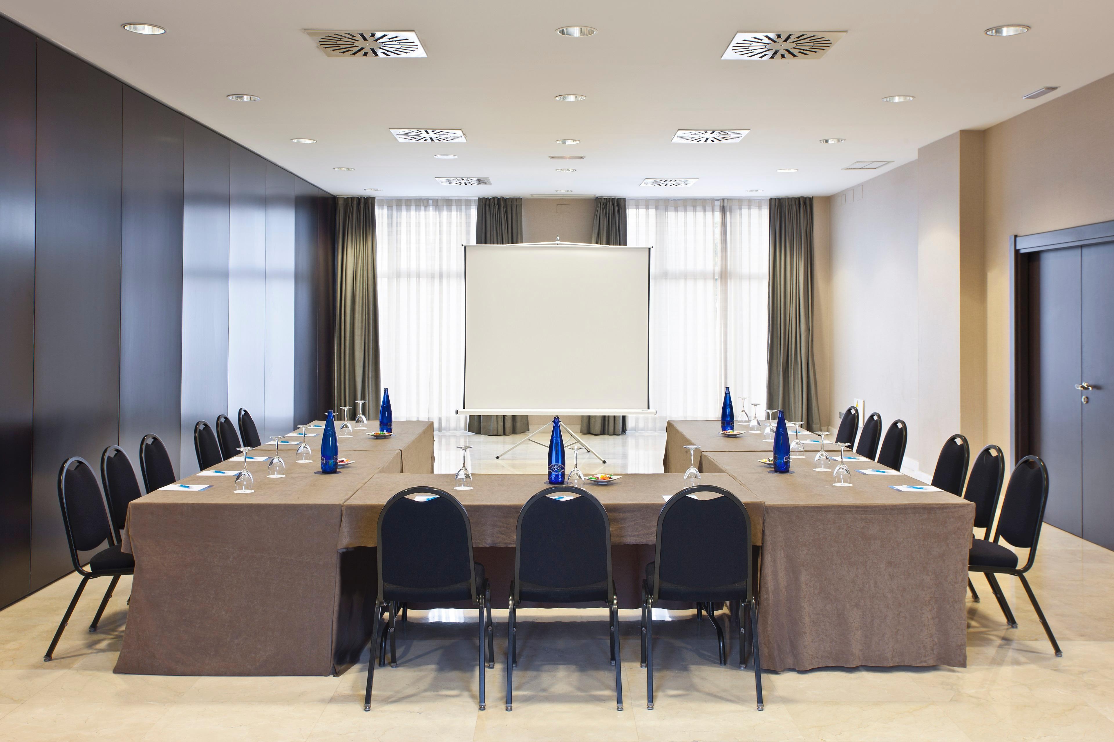 Nh Parla Hotel Bagian luar foto