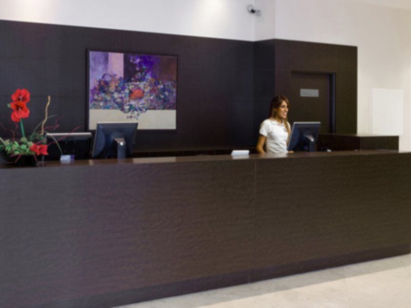Nh Parla Hotel Bagian luar foto