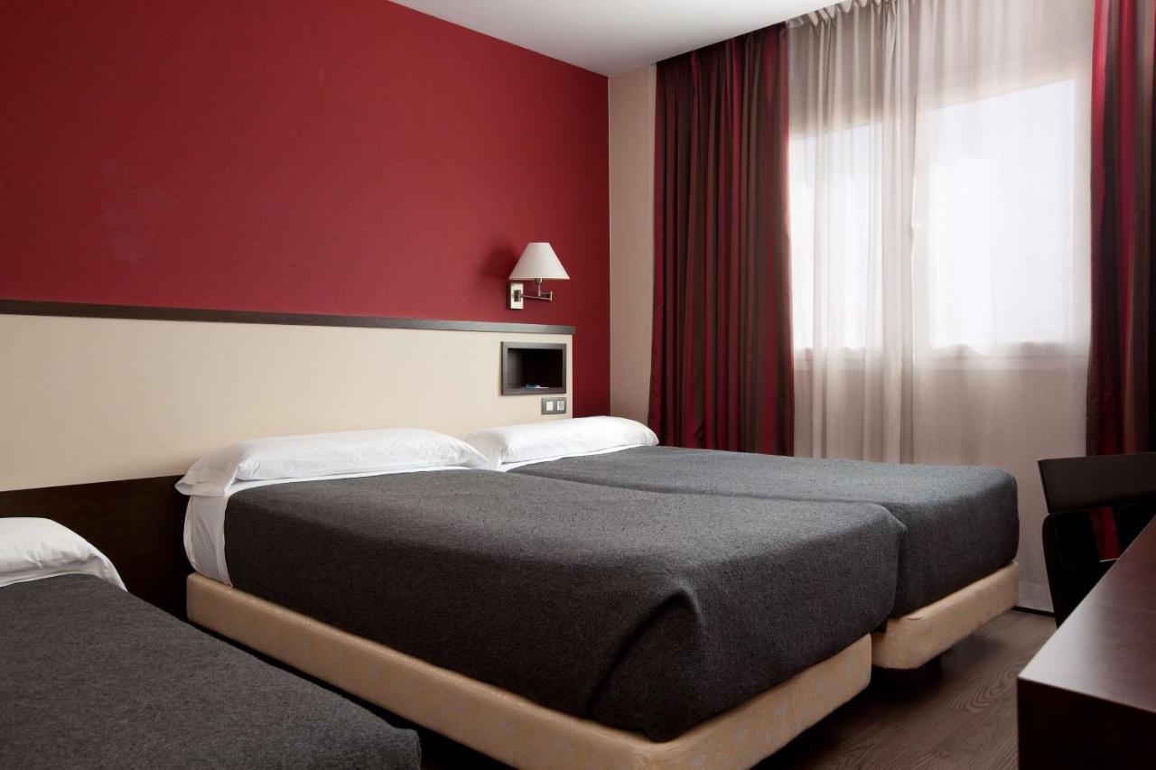 Nh Parla Hotel Bagian luar foto