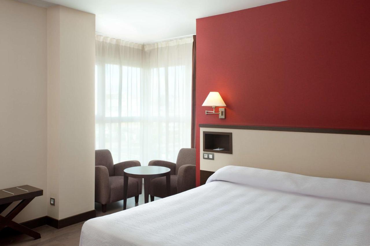 Nh Parla Hotel Bagian luar foto